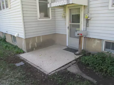 Exterior - 151 Jones St, Ottawa, IL 61350 photo 3 of 6