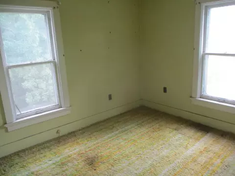 Bedroom - 151 Jones St, Ottawa, IL 61350 photo 2 of 3