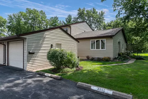3593 Cedarwood Ct, Bettendorf, IA 52722