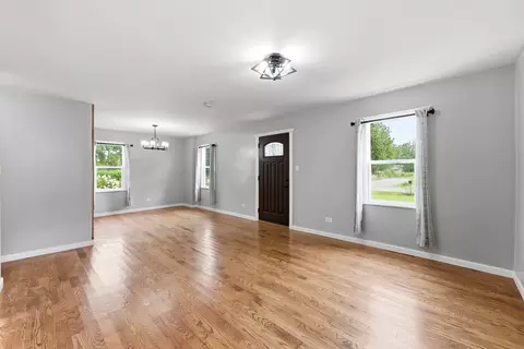 Living - 3632 Blackstone Ave, Markham, IL 60428 photo 1 of 7