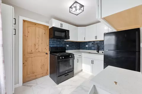 Kitchen - 3632 Blackstone Ave, Markham, IL 60428 photo 2 of 2