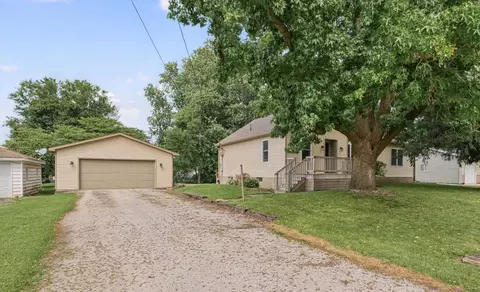 Exterior - 306 Ethel St, Saint Joseph, IL 61873 photo 2 of 11