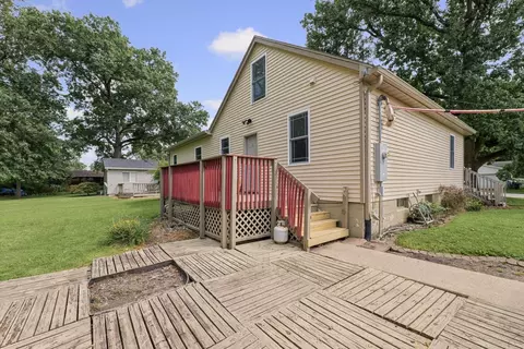 Exterior - 306 Ethel St, Saint Joseph, IL 61873 photo 6 of 11