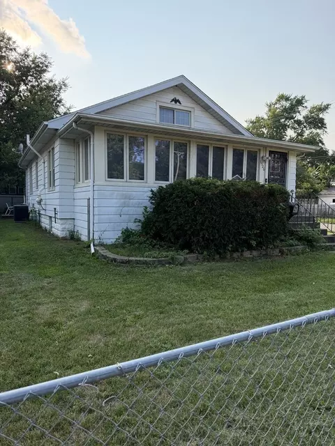 1526 Price St, Rockford, IL 61103