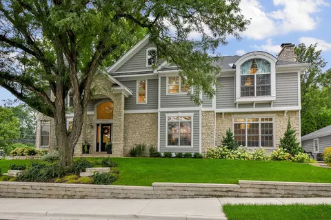 798 Highview Ave, Glen Ellyn, IL 60137