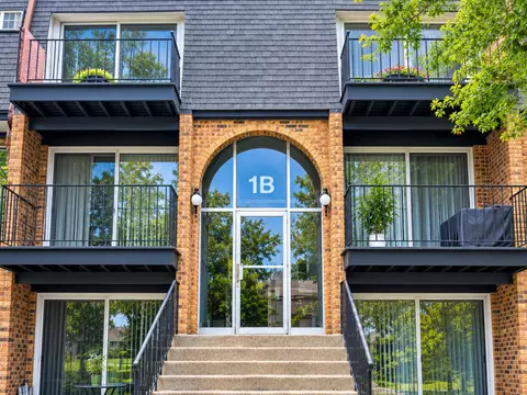 1 E Dundee Quarter Dr # B, Palatine, IL 60074