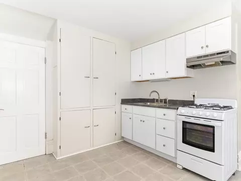 Kitchen - 642 E Chicago St, Elgin, IL 60120 photo 6 of 7