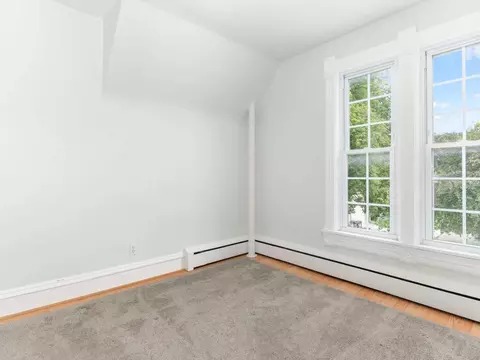 Bedroom - 642 E Chicago St, Elgin, IL 60120 photo 7 of 7