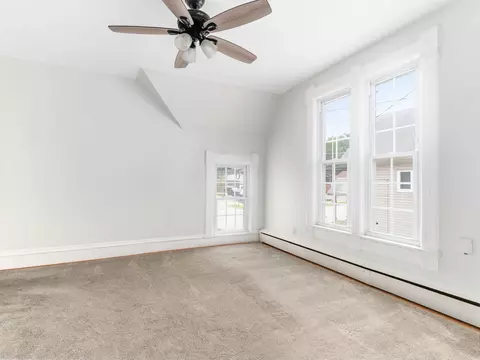 Bedroom - 642 E Chicago St, Elgin, IL 60120 photo 6 of 7