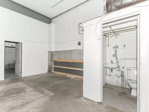 Bath - 642 E Chicago St, Elgin, IL 60120 photo 3 of 3