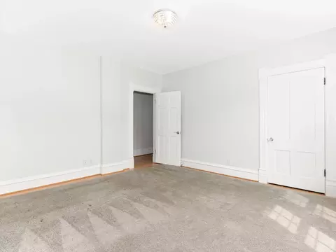 Bedroom - 642 E Chicago St, Elgin, IL 60120 photo 3 of 7