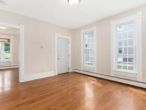 Living - 642 E Chicago St, Elgin, IL 60120 photo 2 of 3