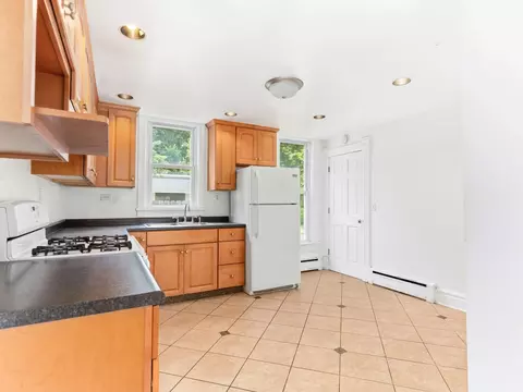 Kitchen - 642 E Chicago St, Elgin, IL 60120 photo 3 of 7