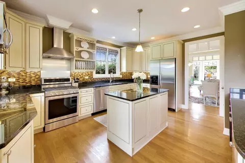 Kitchen - 7306 Burning Tree Dr, Mchenry, IL 60050 photo 2 of 2