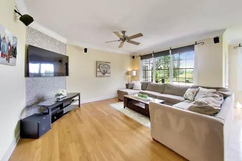 Living - 7306 Burning Tree Dr, Mchenry, IL 60050 photo 2 of 3