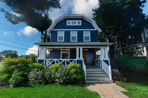 205 W Cook Ave, Libertyville, IL 60048