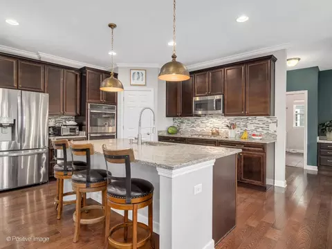 Kitchen - 1250 W Thomas Rd, Wheaton, IL 60187 photo 2 of 5