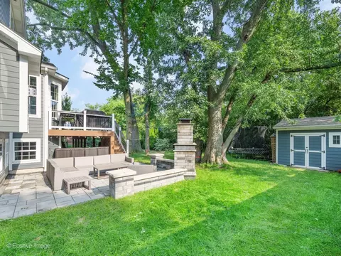 Exterior - 1250 W Thomas Rd, Wheaton, IL 60187 photo 6 of 10