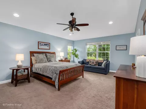 Bedroom - 1250 W Thomas Rd, Wheaton, IL 60187 photo 1 of 4