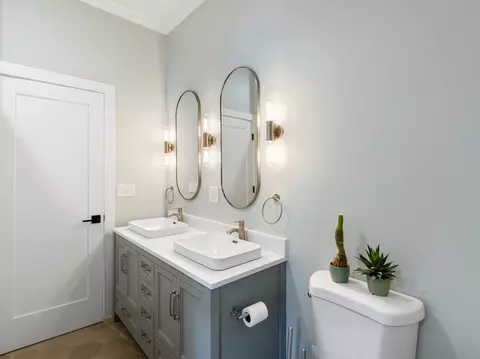 Bath - 3848 Harrison Ave, Brookfield, IL 60513 photo 1 of 2
