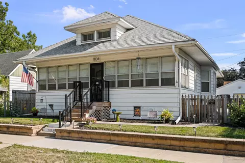 Exterior - 1834 16th Ave, Moline, IL 61265 photo 1 of 8