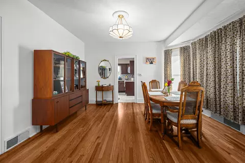 Dining - 1834 16th Ave, Moline, IL 61265 photo 2 of 3