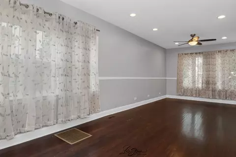 Living - 5441 S Hunt Ave, Summit, IL 60501 photo 1 of 3