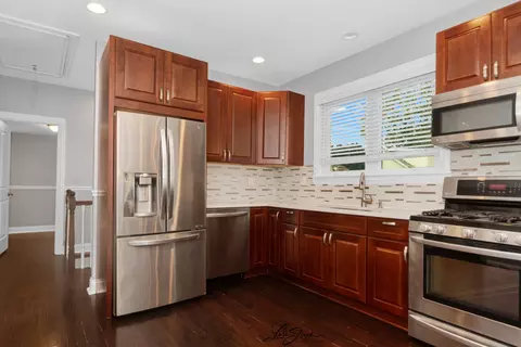 Kitchen - 5441 S Hunt Ave, Summit, IL 60501 photo 1 of 4
