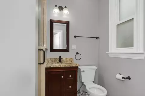 Bath - 5441 S Hunt Ave, Summit, IL 60501 photo 2 of 4