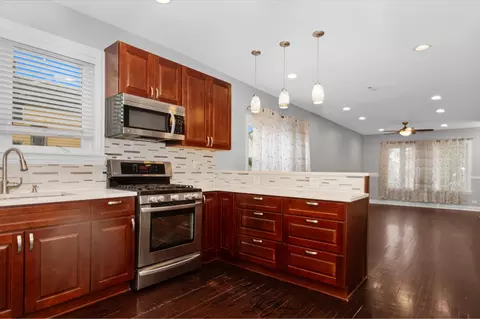 Kitchen - 5441 S Hunt Ave, Summit, IL 60501 photo 3 of 4