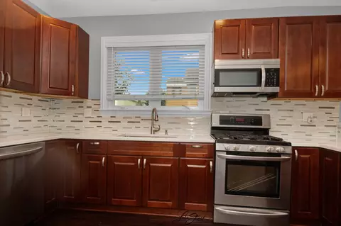 Kitchen - 5441 S Hunt Ave, Summit, IL 60501 photo 2 of 4