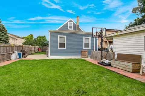 Exterior - 5441 S Hunt Ave, Summit, IL 60501 photo 2 of 2
