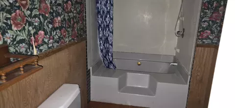 Bath - 514 N Cherry St, Centralia, IL 62801 photo 1 of 1