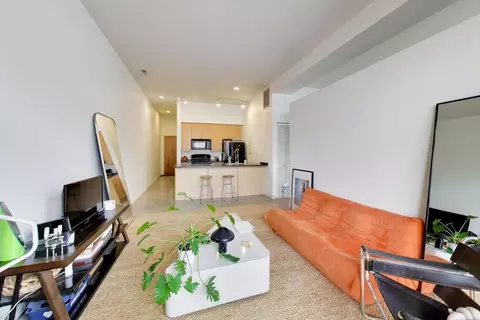 Living - 939 W Madison St #504, Chicago, IL 60607 photo 3 of 3