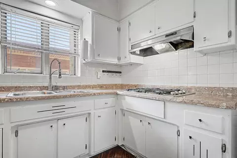 Kitchen - 1630 E 92nd Pl, Chicago, IL 60617 photo 1 of 2