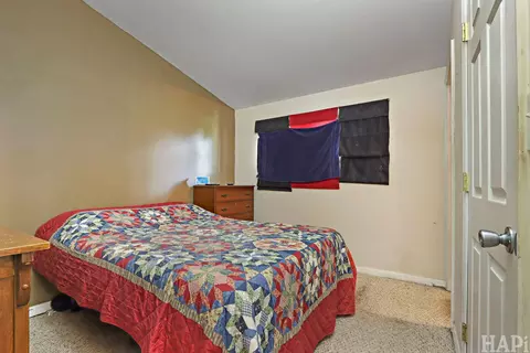 Bedroom - 3706 Garfield Rd, Mchenry, IL 60051 photo 2 of 3