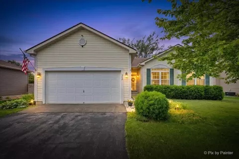 752 Prairie Pond Cir, Malta, IL 60150