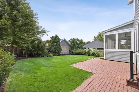 Exterior - 116 W Jefferson Ave, Wheaton, IL 60187 photo 2 of 6