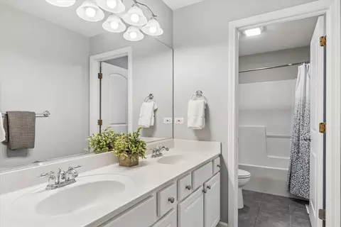 Bath - 116 W Jefferson Ave, Wheaton, IL 60187 photo 3 of 4