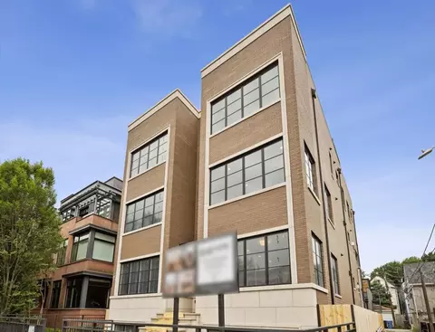 2644 N Lakewood Ave #2N, Chicago, IL 60614