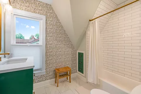 Bath - 4159 Dubois Blvd, Brookfield, IL 60513 photo 2 of 2