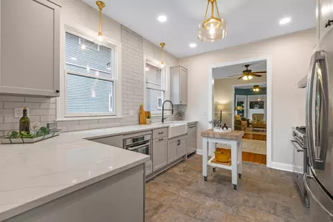 Kitchen - 4159 Dubois Blvd, Brookfield, IL 60513 photo 2 of 2