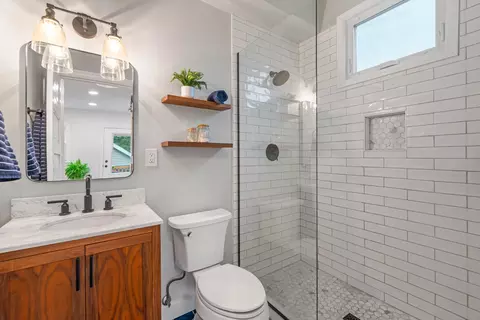 Bath - 4159 Dubois Blvd, Brookfield, IL 60513 photo 1 of 2