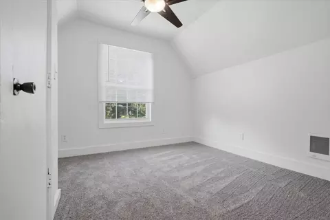 Bedroom - 323 E Lincoln St, Bloomington, IL 61701 photo 2 of 4