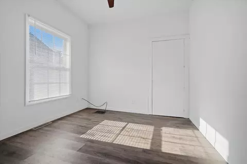 Bedroom - 323 E Lincoln St, Bloomington, IL 61701 photo 1 of 4