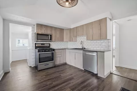 Kitchen - 323 E Lincoln St, Bloomington, IL 61701 photo 1 of 3