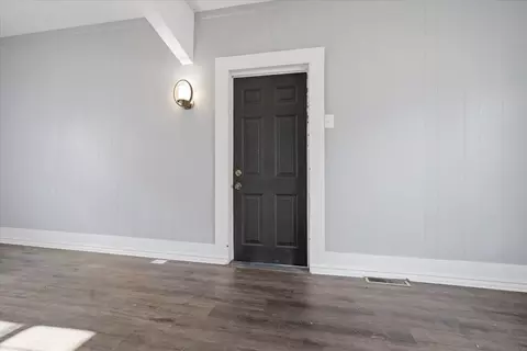 Entry Way - 323 E Lincoln St, Bloomington, IL 61701 photo 1 of 1