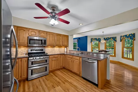 Kitchen - 12 N136 Berner Dr, Elgin, IL 60120 photo 1 of 2