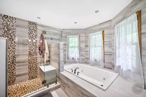 Bath - 12 N136 Berner Dr, Elgin, IL 60120 photo 3 of 5