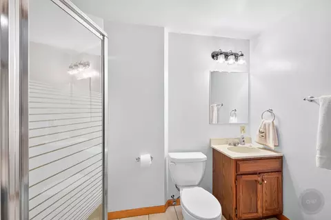 Bath - 12 N136 Berner Dr, Elgin, IL 60120 photo 5 of 5